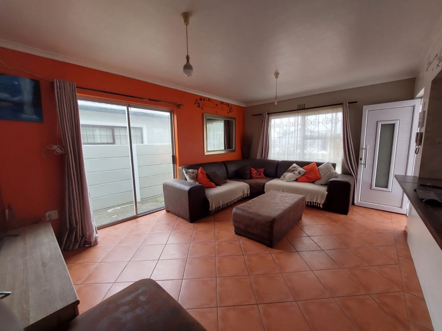 3 Bedroom Property for Sale in Grassy Park Western Cape